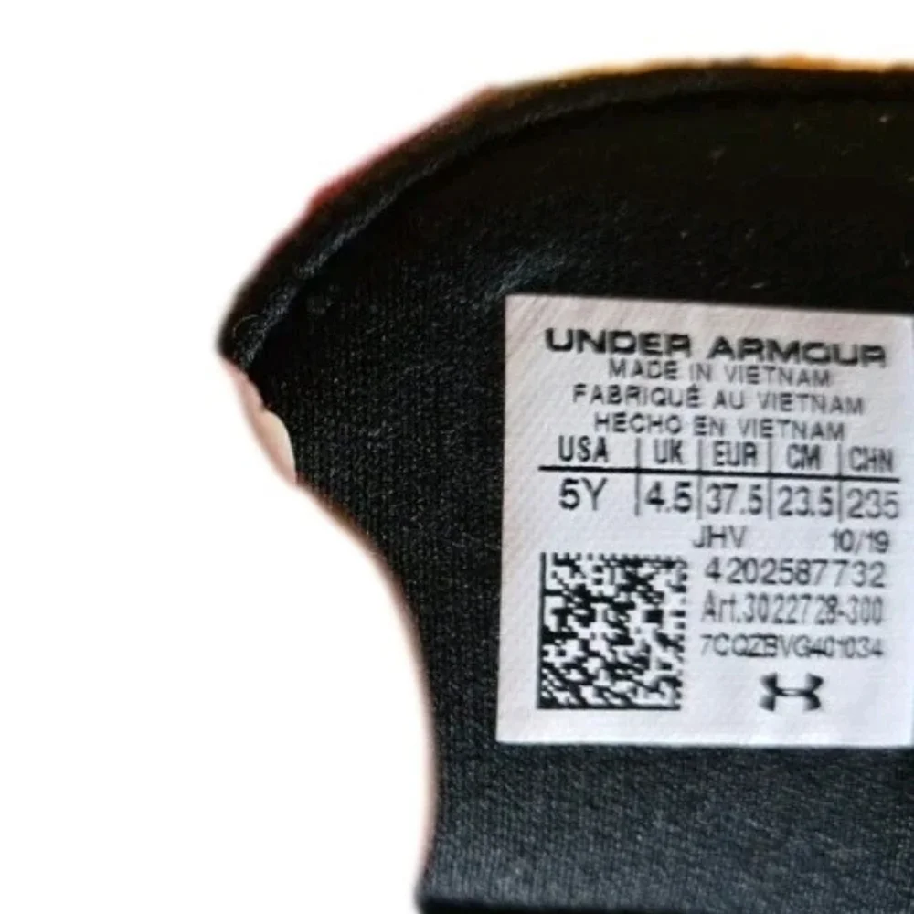 Under Armour  Kids UA B Ignite VI Black/Yellow Slip On Slides Sandals Size US 5Y